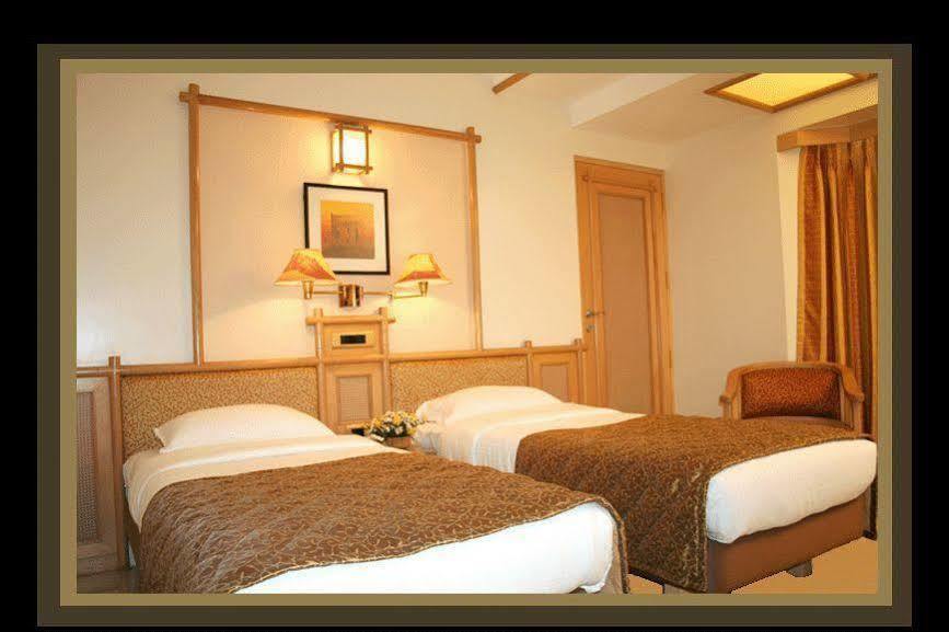 FabHotel Gandharva Shivajinagar Pune Exteriör bild