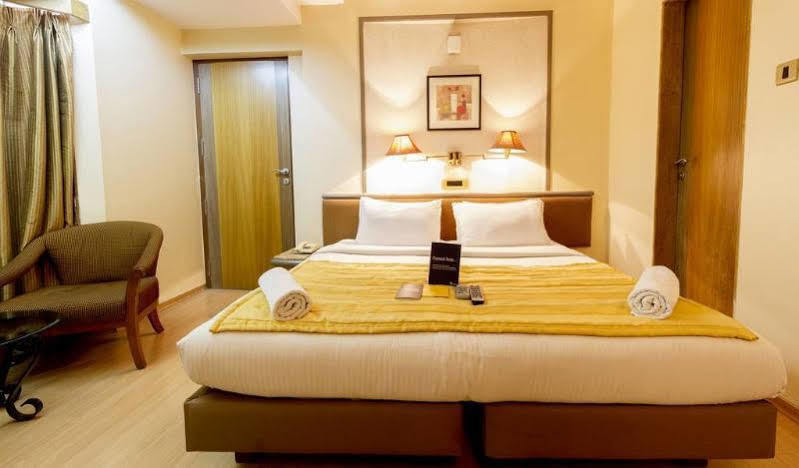 FabHotel Gandharva Shivajinagar Pune Exteriör bild