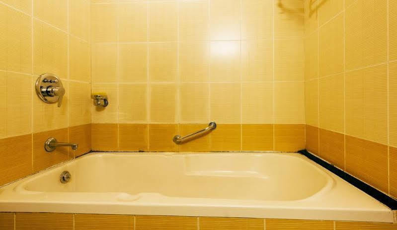 FabHotel Gandharva Shivajinagar Pune Exteriör bild